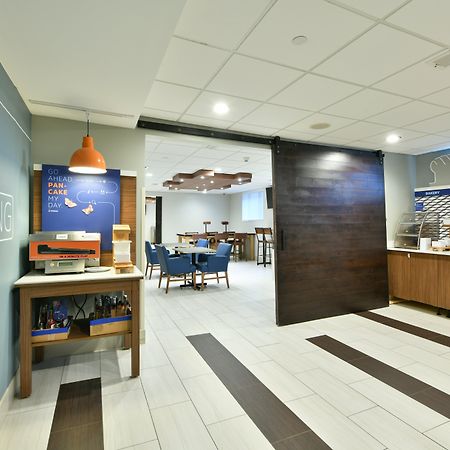 Holiday Inn Express Staten Island West New York Exterior foto