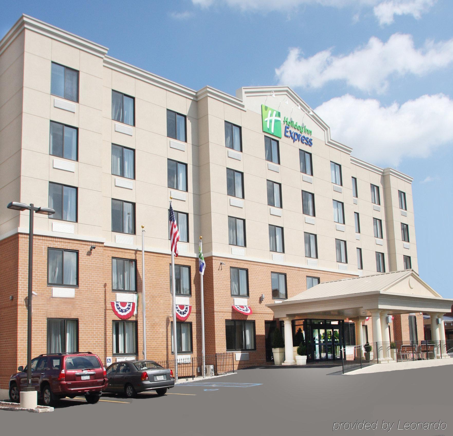 Holiday Inn Express Staten Island West New York Exterior foto