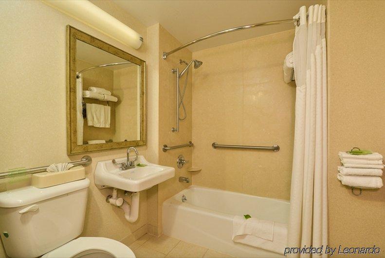 Holiday Inn Express Staten Island West New York Exterior foto