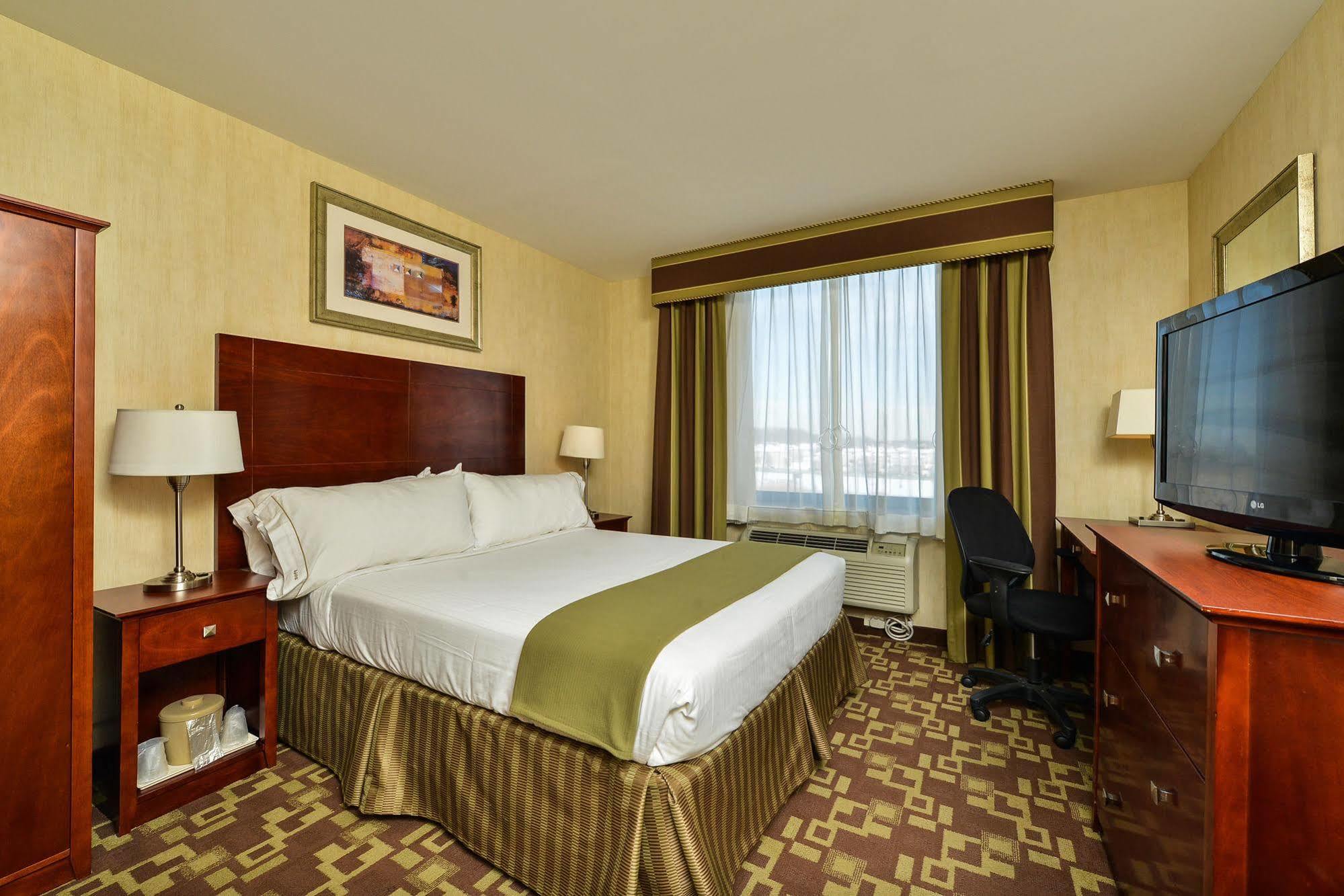 Holiday Inn Express Staten Island West New York Exterior foto