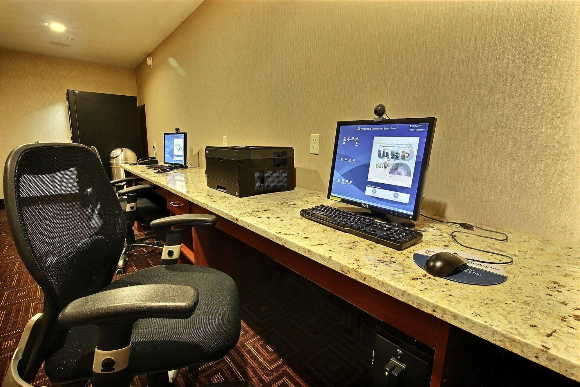 Holiday Inn Express Staten Island West New York Exterior foto