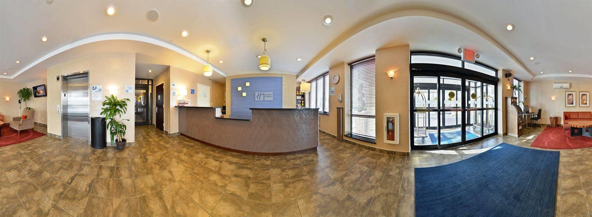 Holiday Inn Express Staten Island West New York Exterior foto