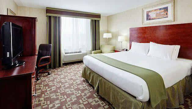 Holiday Inn Express Staten Island West New York Exterior foto